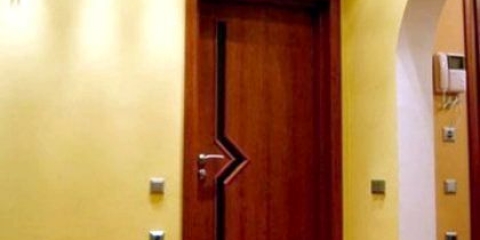 Як правильно розташувати розетки і вимикачі в коридорі?